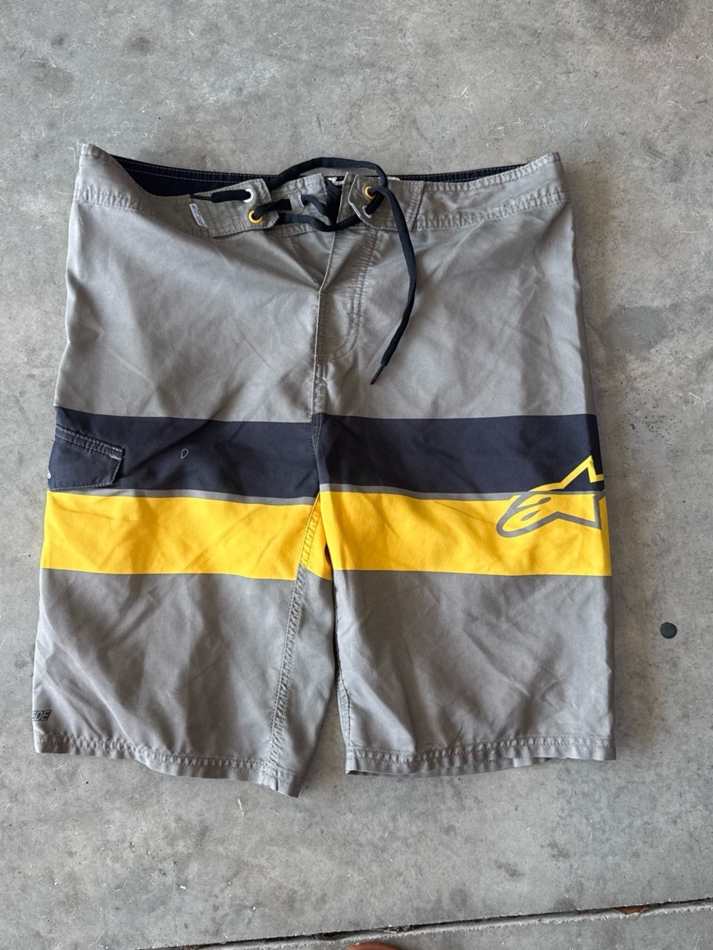 Alpinestars Men’s Gray, Black & Yellow Swim Board Shorts